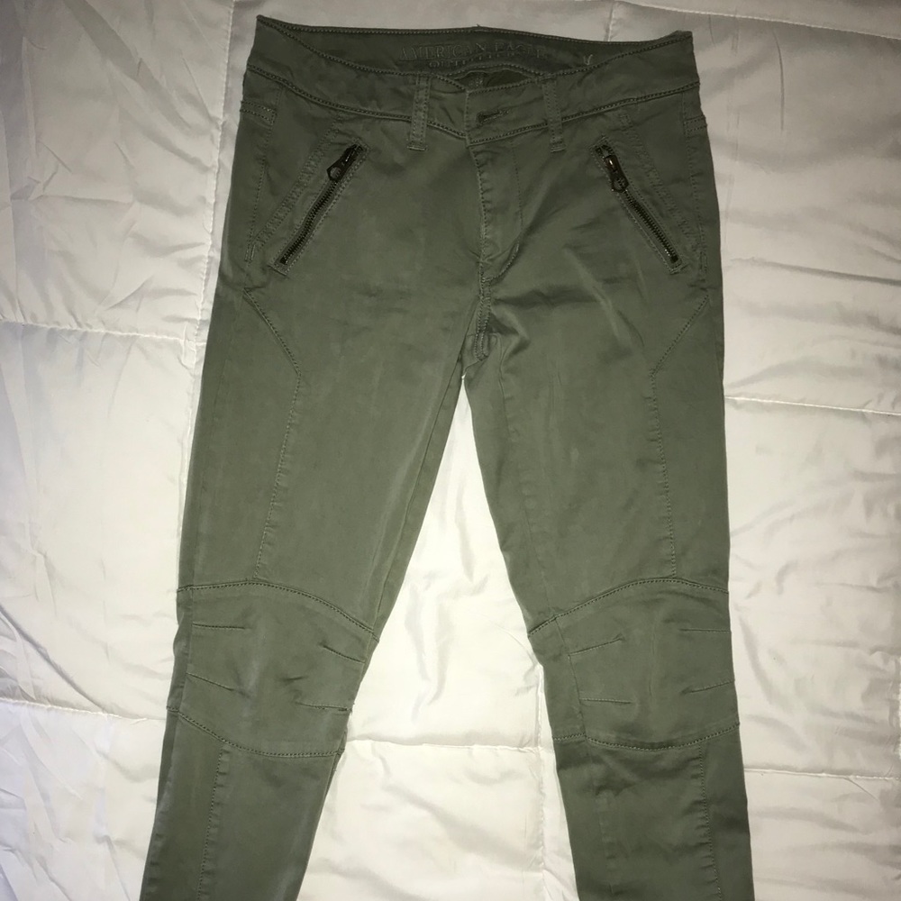 American Eagle cargo jegging capris